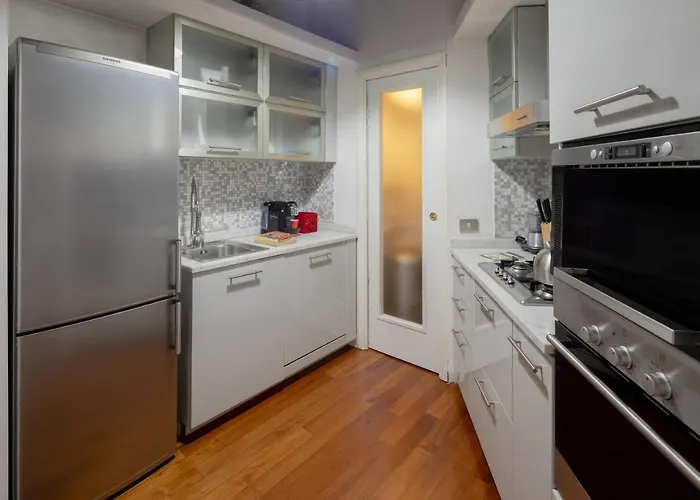 Elegante Rifugio In Centro Storico Tra Piazza Del Popolo E Piazza Di Spagna Apartment Rom